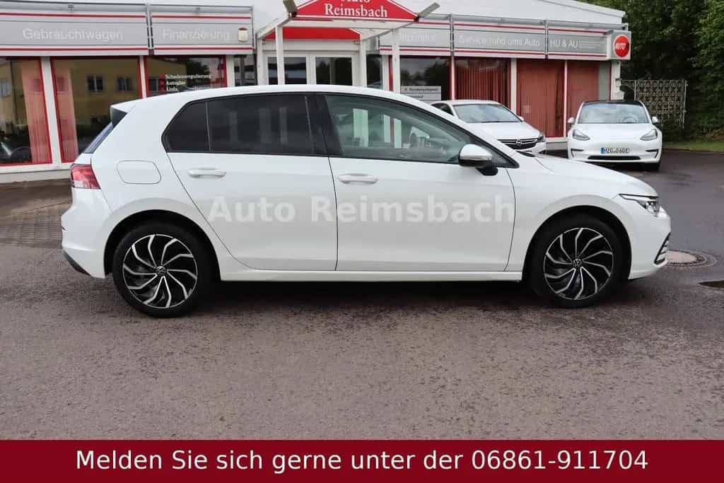 Volkswagen Golf 1.0 eTSI Automatik**NAVI**Scheckheft** 05/2021-photo-3