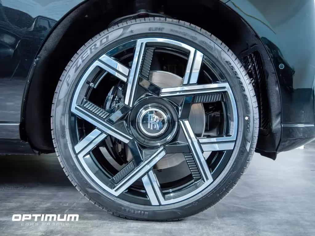 Rolls-Royce Cullinan BLACK BADGE |MY26| 4 SEATER | HIGH SPEC null-photo-3