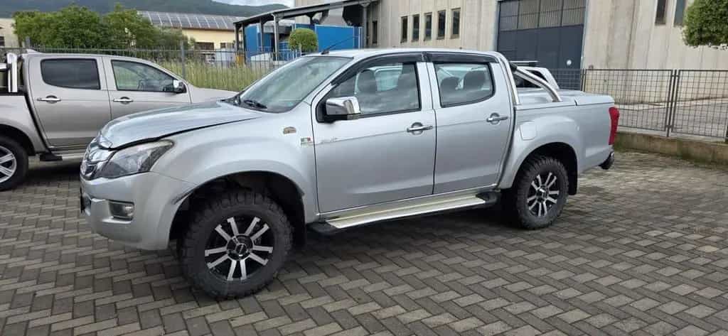 Isuzu D-Max 2.5 Crew Cab Solar A/T 4WD VEICOLO P 12/2016-photo-1