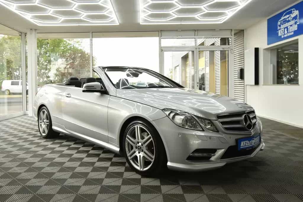Mercedes-Benz E 250 Cabrio SHZ NAVI SBL AHK TEMP 07/2012-photo-0