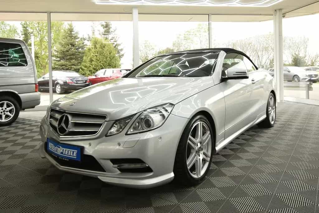 Mercedes-Benz E 250 Cabrio SHZ NAVI SBL AHK TEMP 07/2012-photo-10