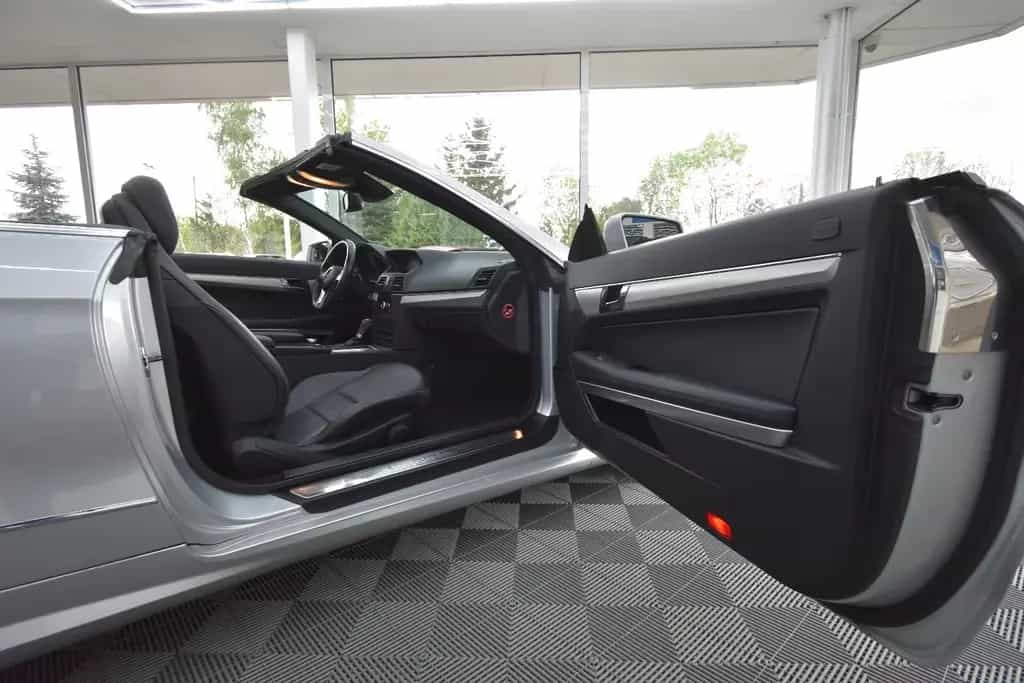 Mercedes-Benz E 250 Cabrio SHZ NAVI SBL AHK TEMP 07/2012-photo-14