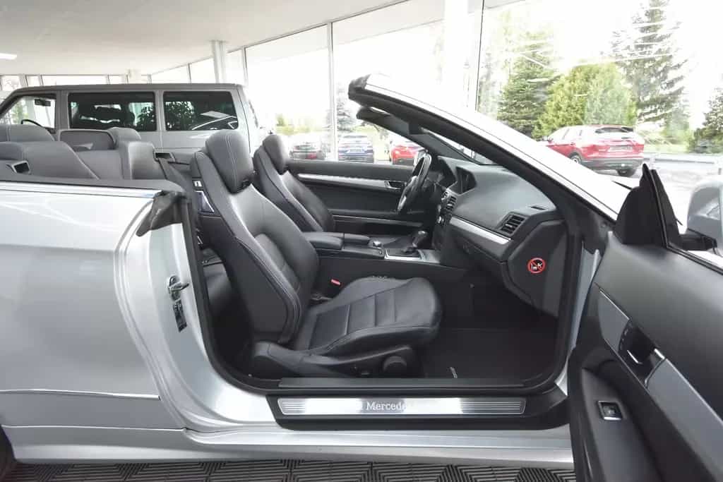 Mercedes-Benz E 250 Cabrio SHZ NAVI SBL AHK TEMP 07/2012-photo-16