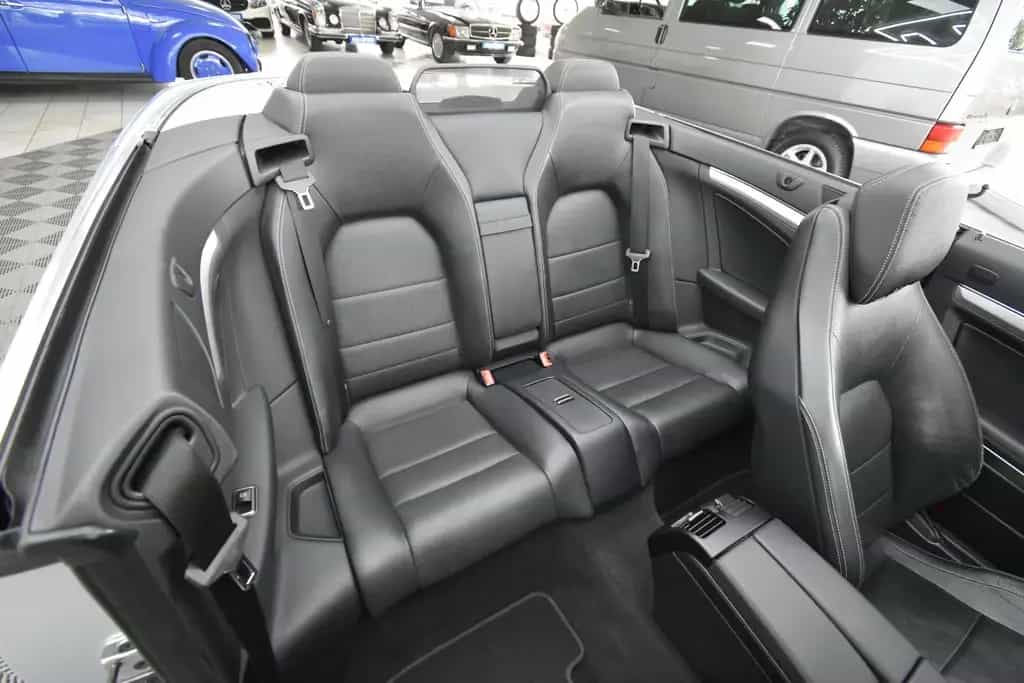 Mercedes-Benz E 250 Cabrio SHZ NAVI SBL AHK TEMP 07/2012-photo-19