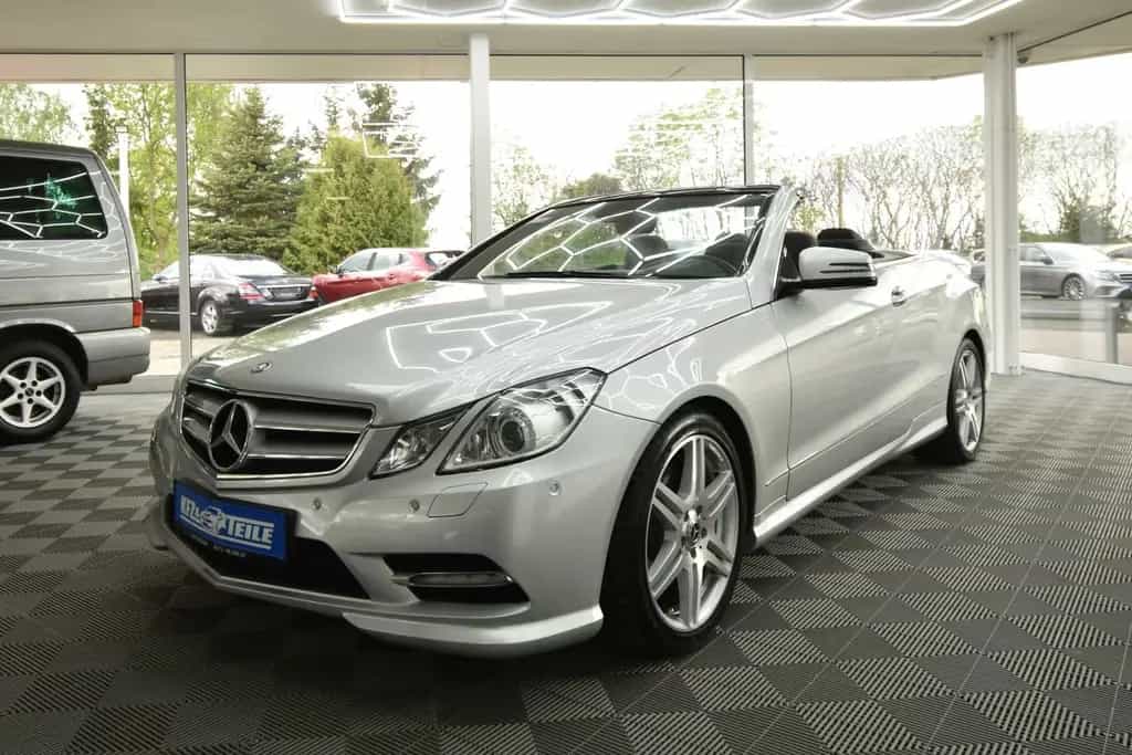 Mercedes-Benz E 250 Cabrio SHZ NAVI SBL AHK TEMP 07/2012-photo-2