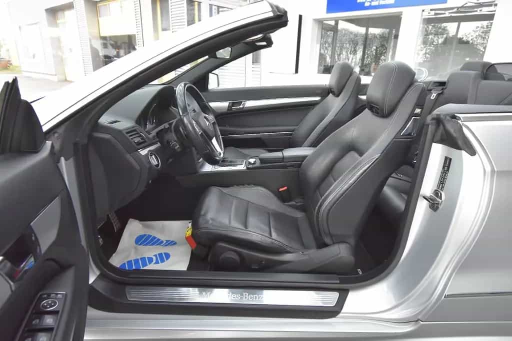 Mercedes-Benz E 250 Cabrio SHZ NAVI SBL AHK TEMP 07/2012-photo-25