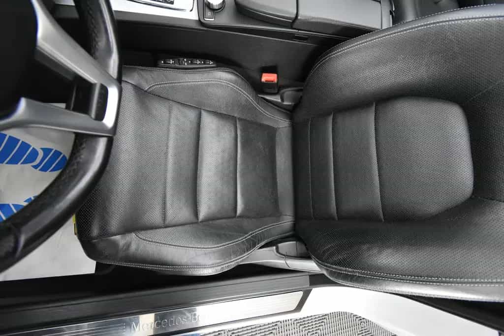 Mercedes-Benz E 250 Cabrio SHZ NAVI SBL AHK TEMP 07/2012-photo-27