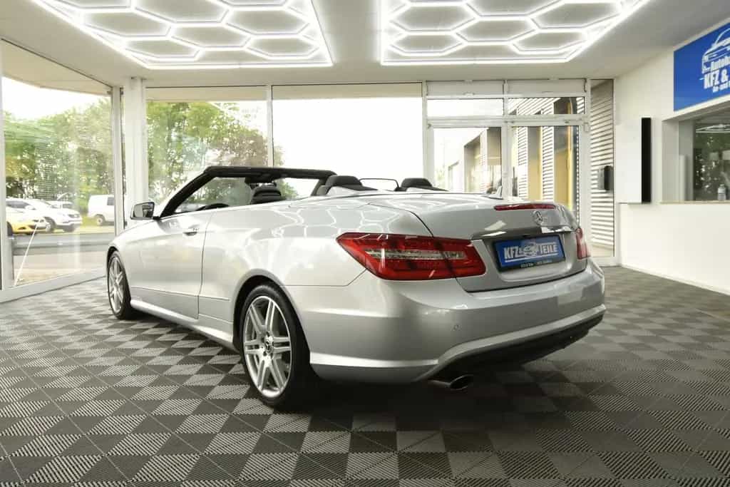 Mercedes-Benz E 250 Cabrio SHZ NAVI SBL AHK TEMP 07/2012-photo-5
