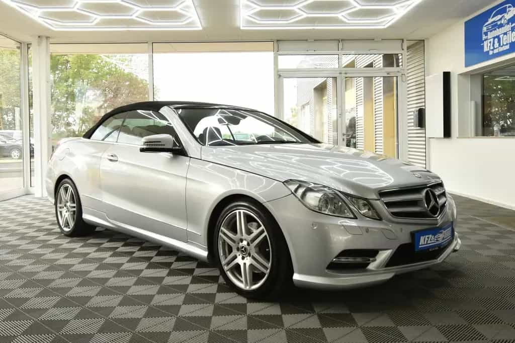 Mercedes-Benz E 250 Cabrio SHZ NAVI SBL AHK TEMP 07/2012-photo-8