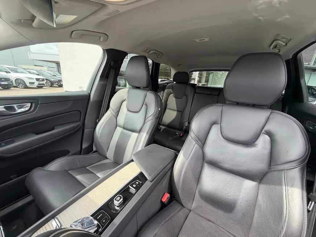 Volvo XC60 B4 Inscription 2WD 03/2022-photo-3