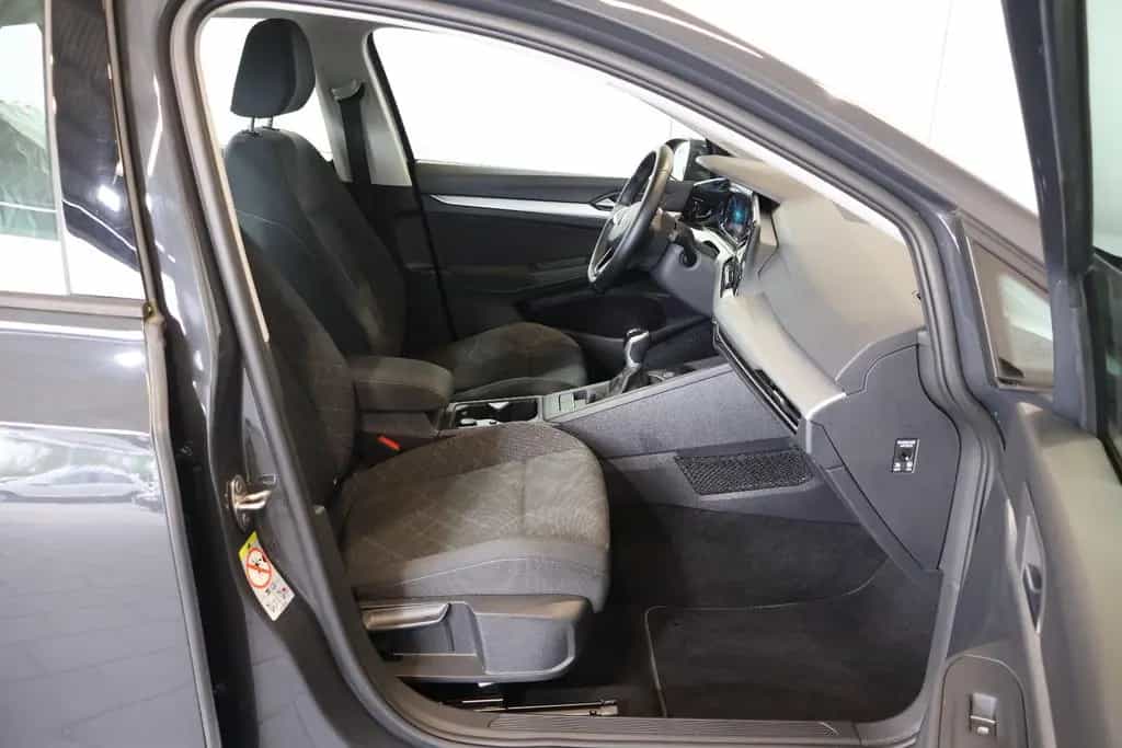 Volkswagen Golf VIII 2.0 TDI Life AID+ACC+KAM+LED+STDHZG 01/2022-photo-13