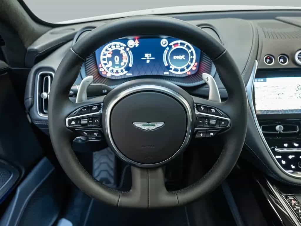 Aston Martin DBX Jet Black Onyx Black 06/2024-photo-10