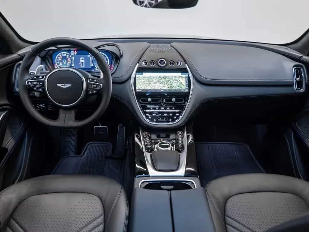 Aston Martin DBX Jet Black Onyx Black 06/2024-photo-17