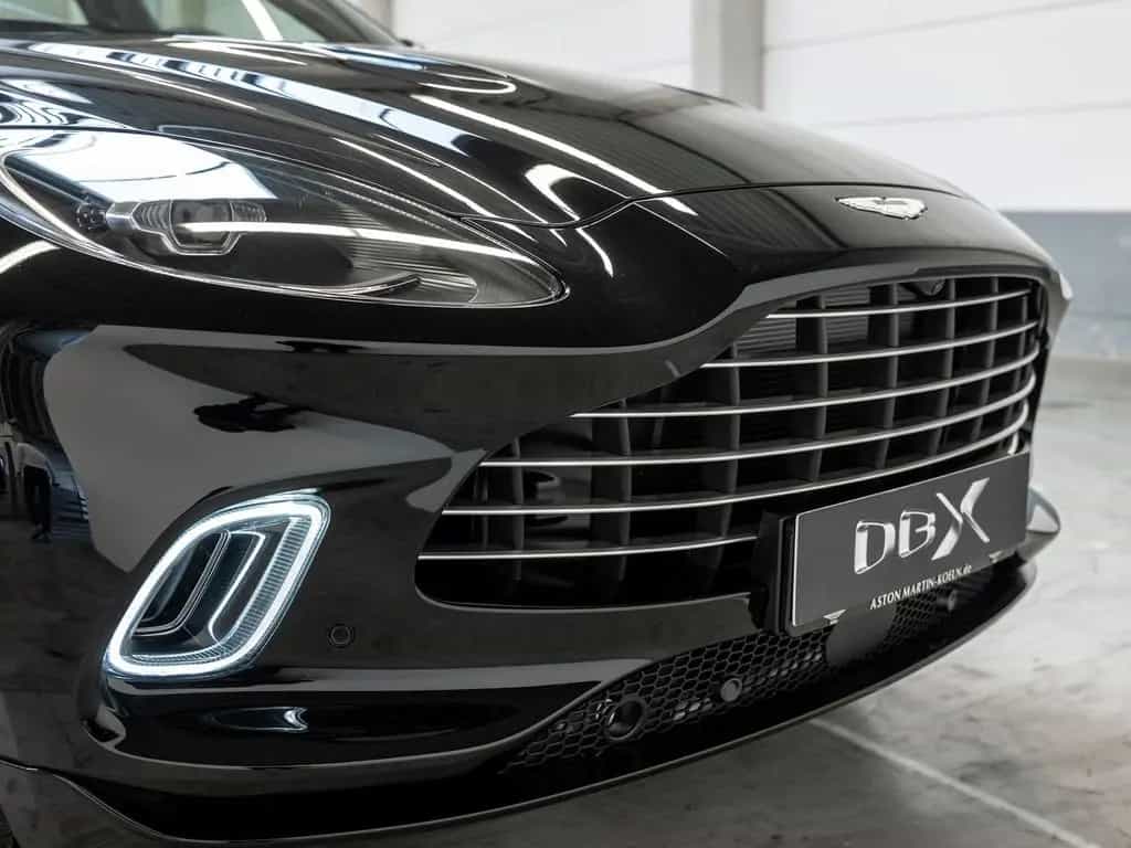 Aston Martin DBX Jet Black Onyx Black 06/2024-photo-20