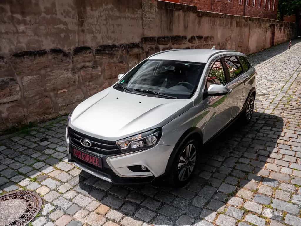 Lada Vesta CROSS Kamera !!! NUR 2000 KM original !!! 08/2020-photo-15