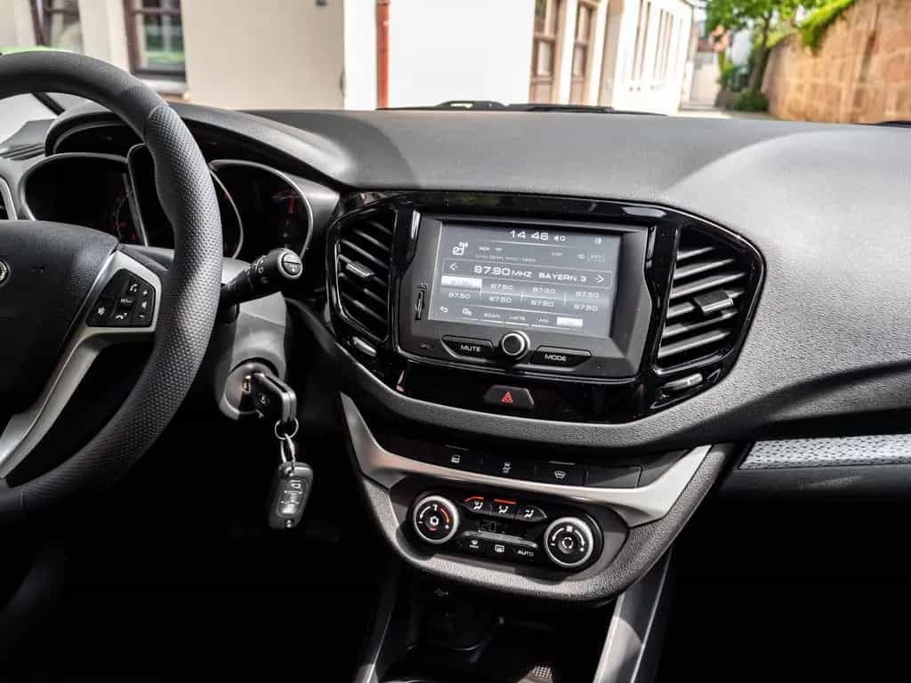 Lada Vesta CROSS Kamera !!! NUR 2000 KM original !!! 08/2020-photo-26