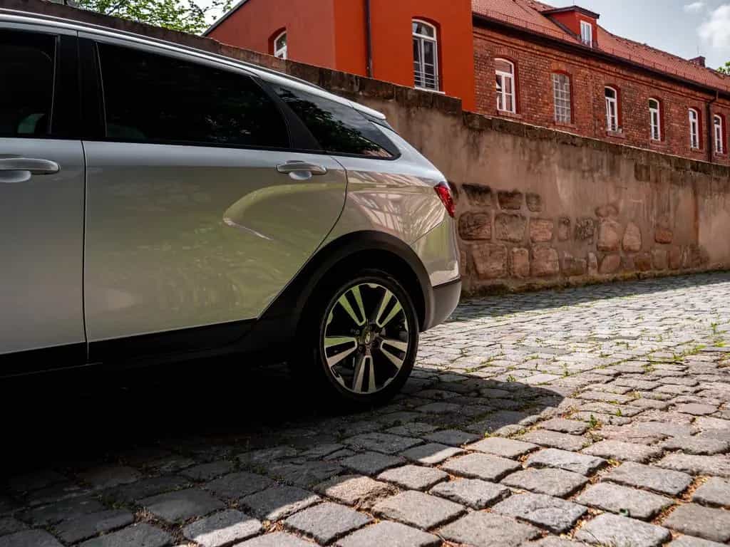 Lada Vesta CROSS Kamera !!! NUR 2000 KM original !!! 08/2020-photo-3