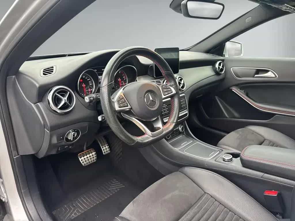Mercedes-Benz GLA 250 CGI 4M AMG L. Pano Navi Kamera 02/2019-photo-11