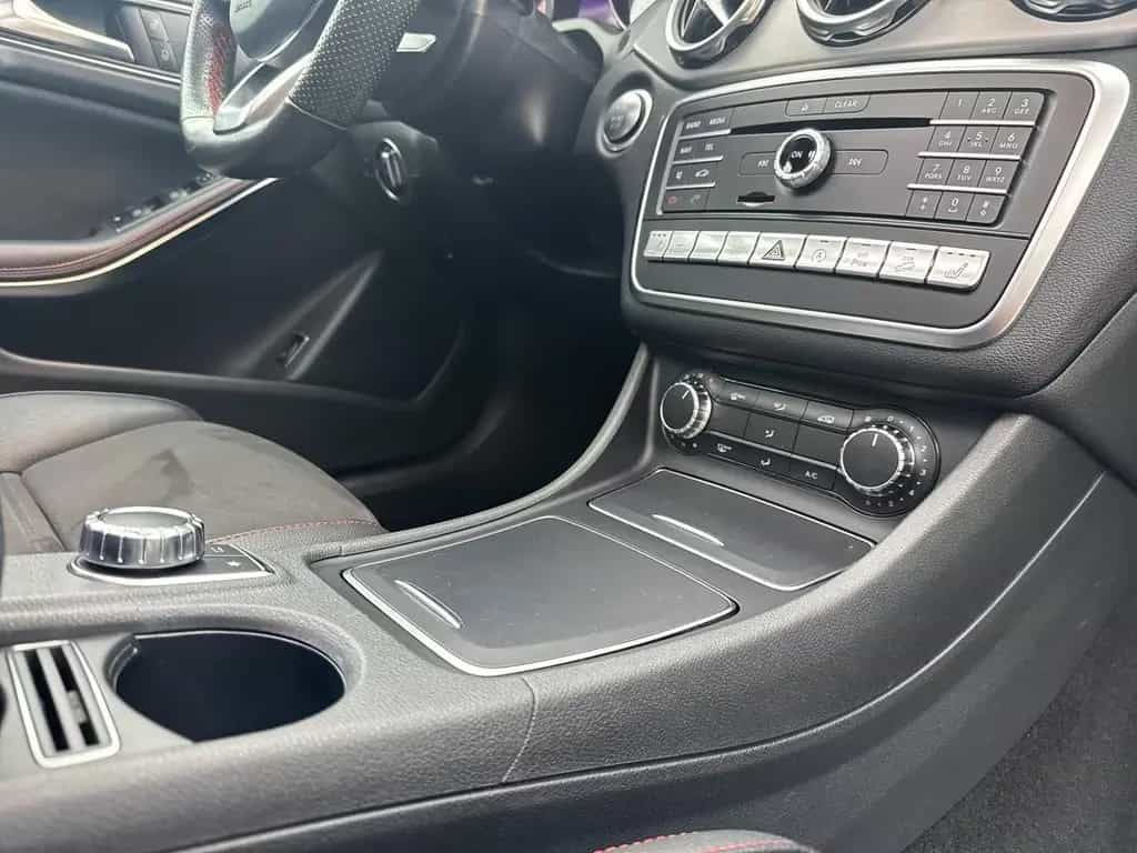 Mercedes-Benz GLA 250 CGI 4M AMG L. Pano Navi Kamera 02/2019-photo-16