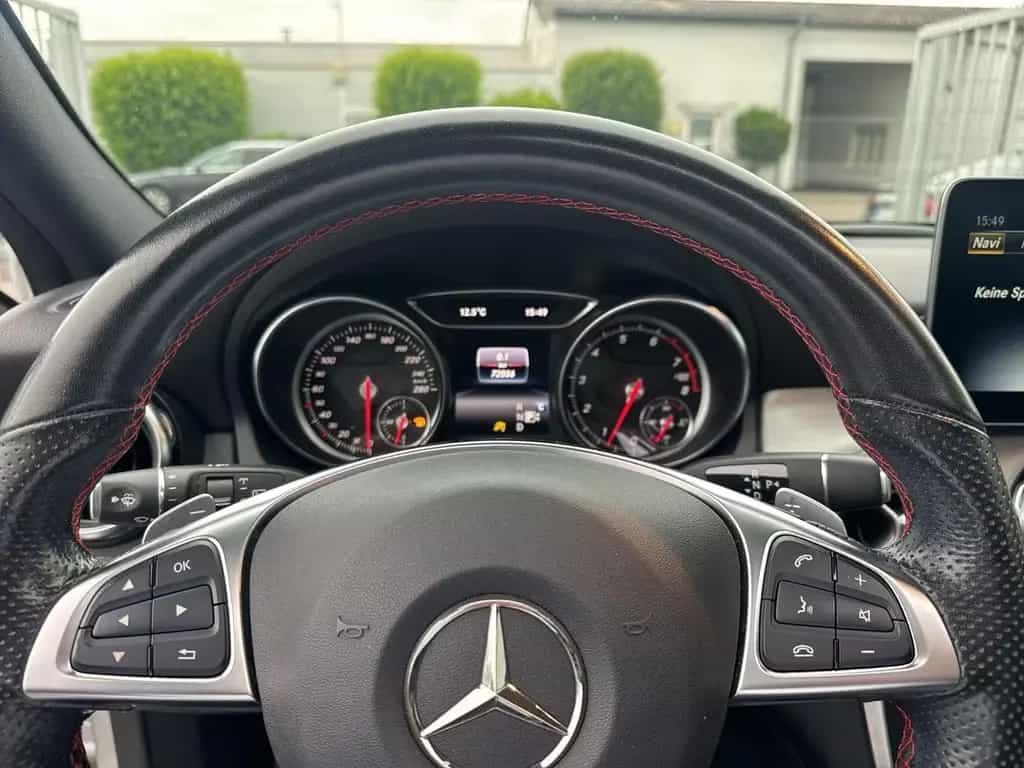 Mercedes-Benz GLA 250 CGI 4M AMG L. Pano Navi Kamera 02/2019-photo-8