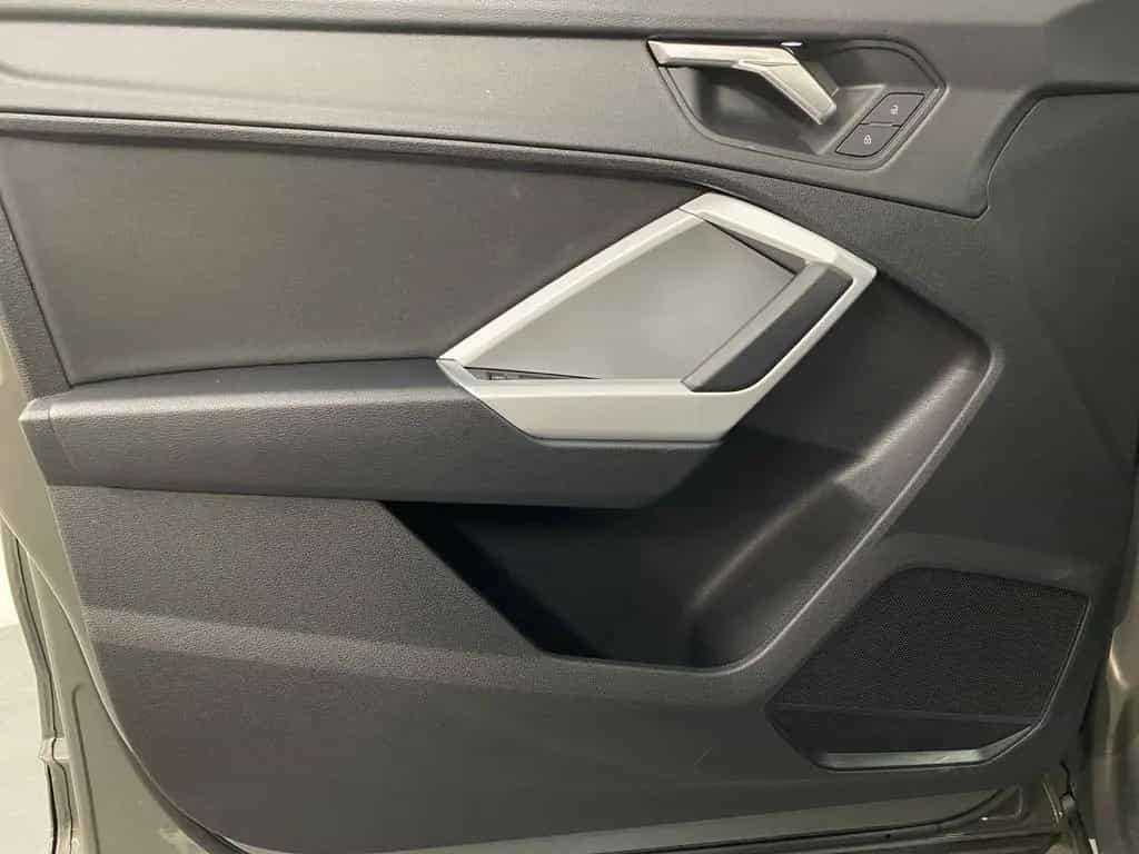 Audi Q3 35 TFSI AHK S line 2xKlima AHK Akustikglas LM 01/2023-photo-11