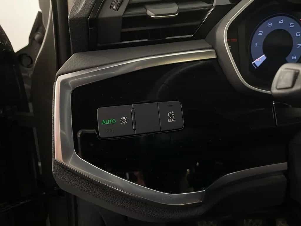 Audi Q3 35 TFSI AHK S line 2xKlima AHK Akustikglas LM 01/2023-photo-19