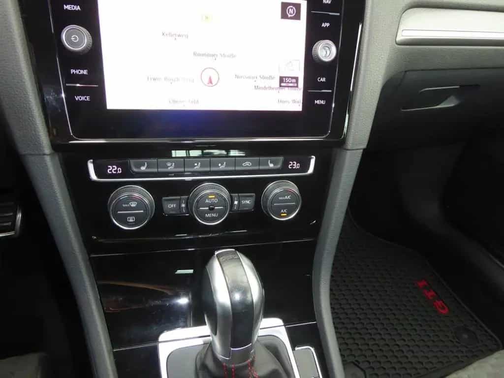 Volkswagen Golf GTI Performance 2.0 TSI 12/2019-photo-11