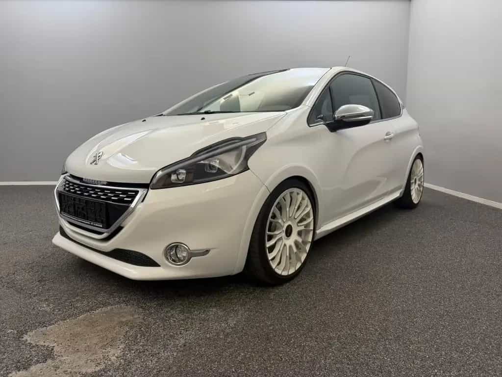 Peugeot 208 GTi JBL SOUND*BLUETOOTH*SITZHEIZNG*ALL WHITE 07/2013-photo-0