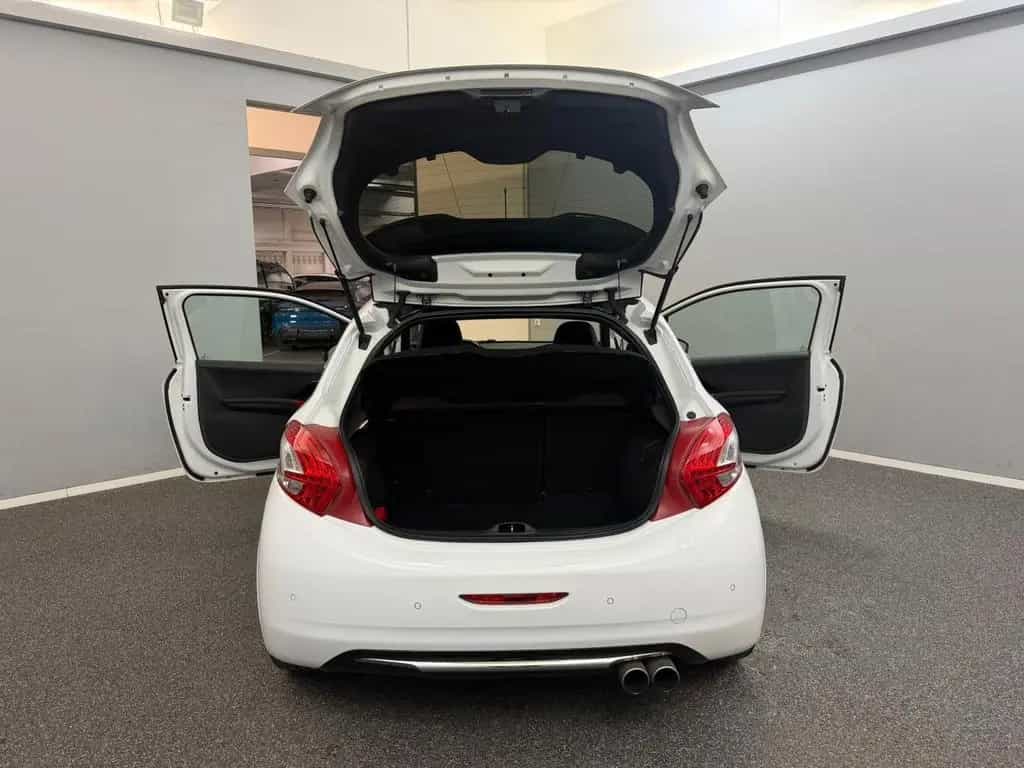 Peugeot 208 GTi JBL SOUND*BLUETOOTH*SITZHEIZNG*ALL WHITE 07/2013-photo-11