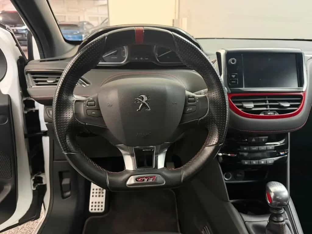 Peugeot 208 GTi JBL SOUND*BLUETOOTH*SITZHEIZNG*ALL WHITE 07/2013-photo-16