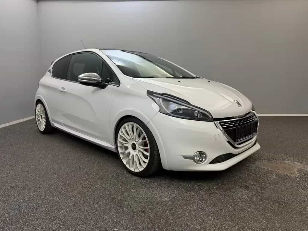 Peugeot 208 GTi JBL SOUND*BLUETOOTH*SITZHEIZNG*ALL WHITE 07/2013-photo-2