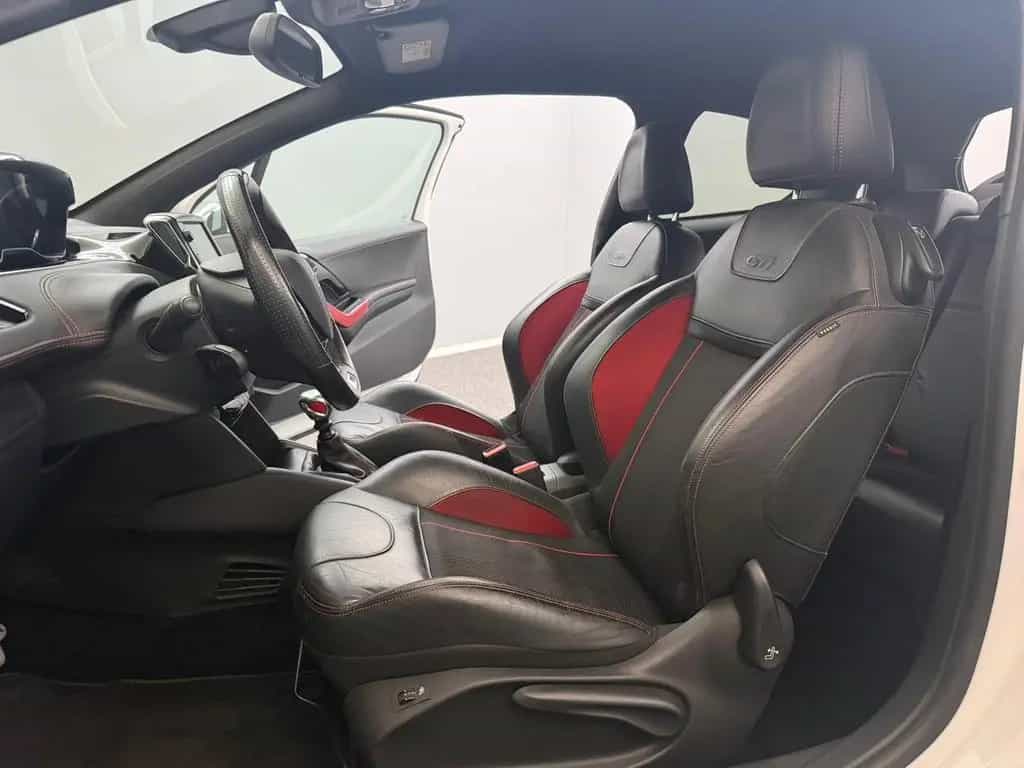 Peugeot 208 GTi JBL SOUND*BLUETOOTH*SITZHEIZNG*ALL WHITE 07/2013-photo-9