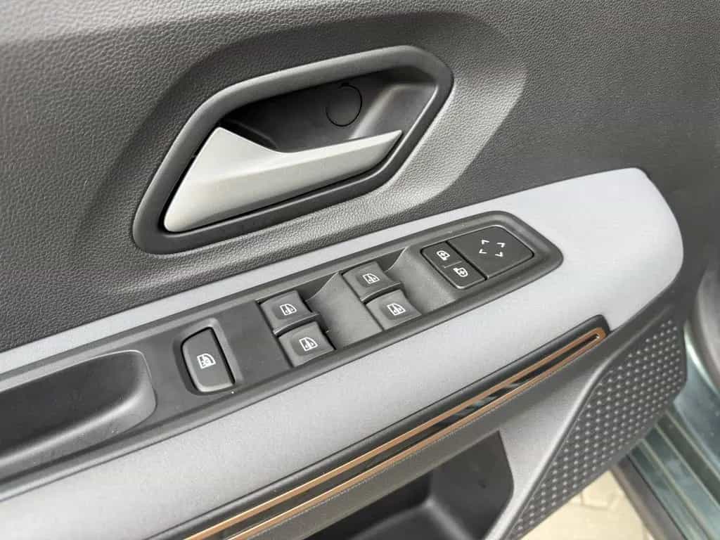 Dacia Sandero Stepway III 1.0 TCe 110 Extreme + Navi S 07/2024-photo-16
