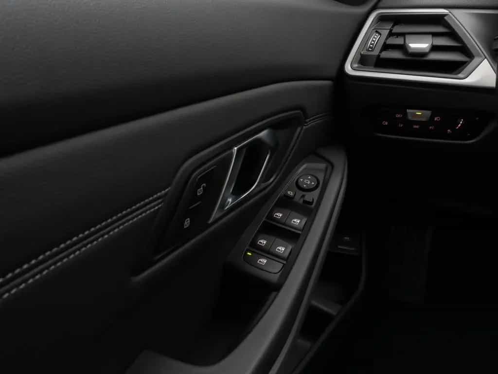 BMW 3 Series i HUD DAB Leder Alarm Sport Driving Assistent 03/2023-photo-32