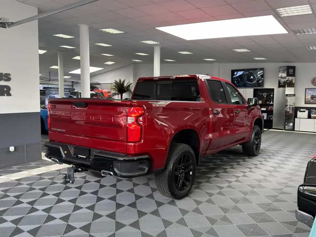 Chevrolet Silverado Trail Boss 4WD V8 2025 Z71 2LT LEDER S null-photo-10
