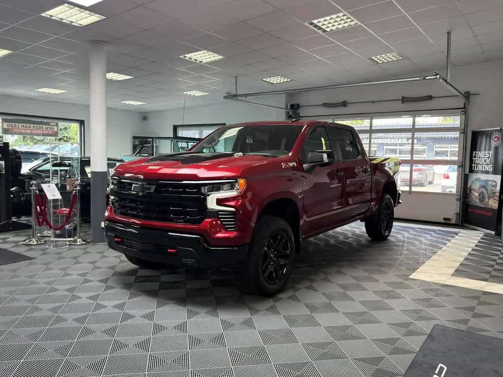 Chevrolet Silverado Trail Boss 4WD V8 2025 Z71 2LT LEDER S null-photo-2