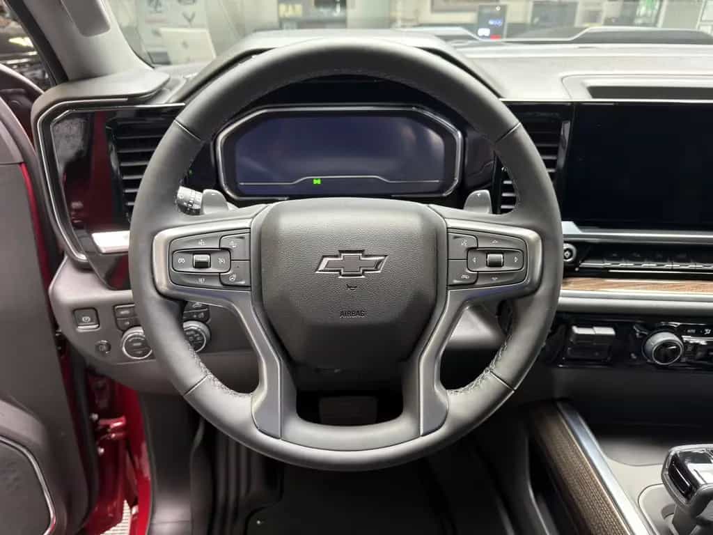 Chevrolet Silverado Trail Boss 4WD V8 2025 Z71 2LT LEDER S null-photo-21