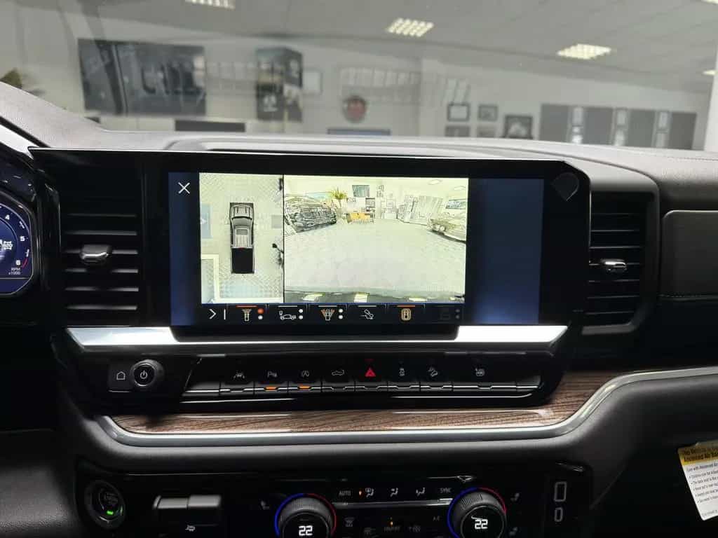 Chevrolet Silverado Trail Boss 4WD V8 2025 Z71 2LT LEDER S null-photo-27