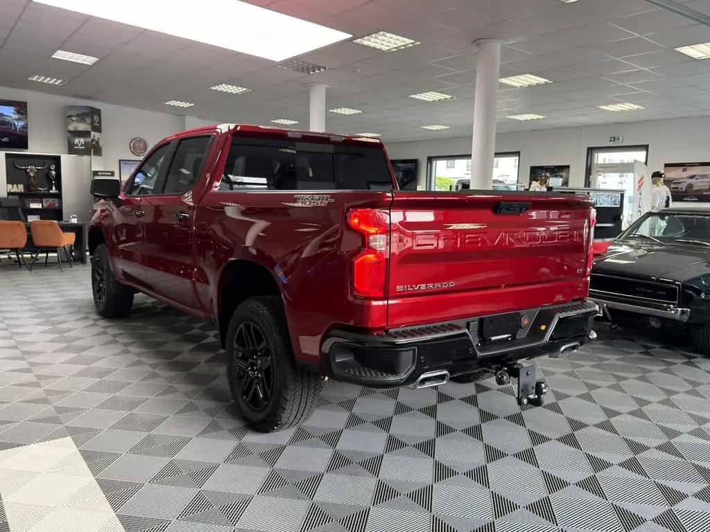 Chevrolet Silverado Trail Boss 4WD V8 2025 Z71 2LT LEDER S null-photo-8