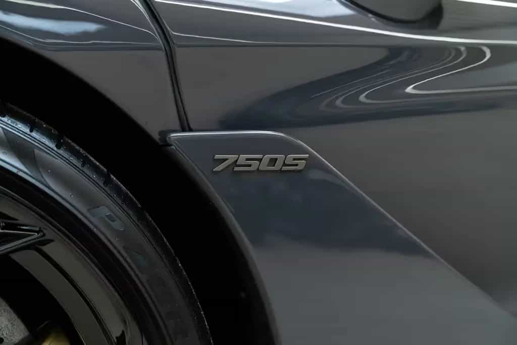 McLaren 750S MSO Paint I Black Pack I B&W null-photo-8