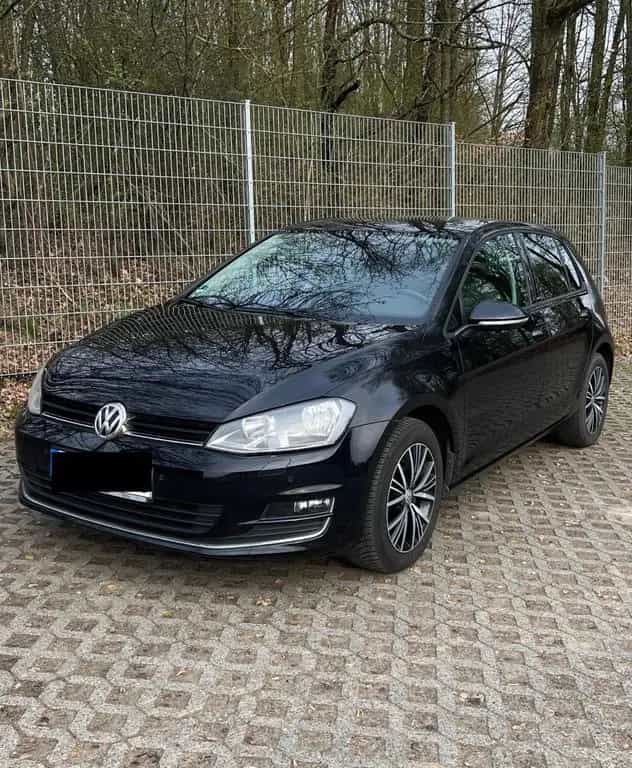 Volkswagen Golf 7 1.2 TSI ALLSTAR TÜV NEU Anhängerkupplung 01/2017-photo-1