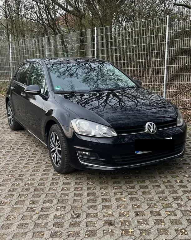 Volkswagen Golf 7 1.2 TSI ALLSTAR TÜV NEU Anhängerkupplung 01/2017-photo-2