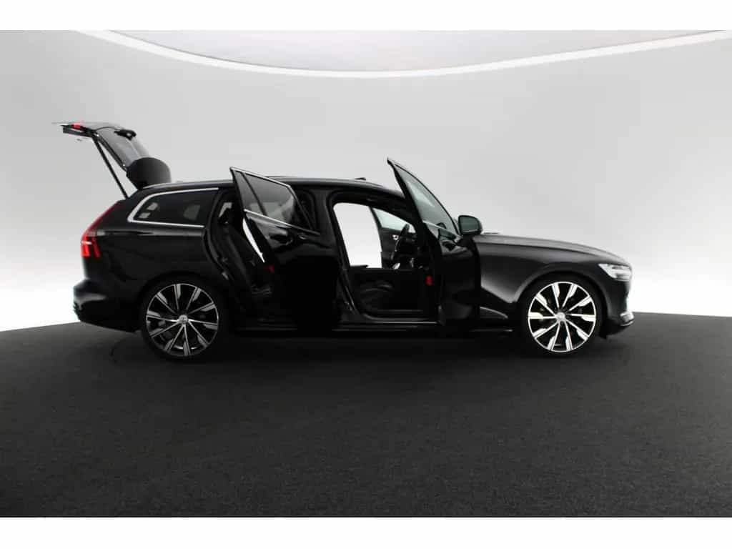 Volvo V60 B4 Ultimate Bright 10/2022-photo-20