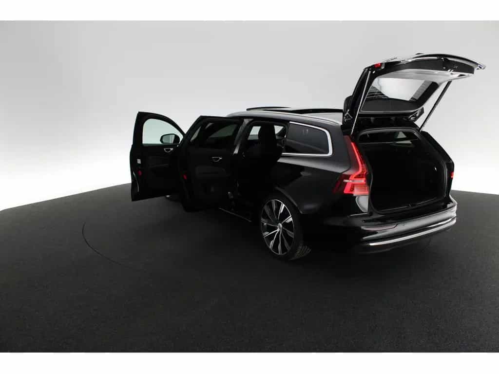 Volvo V60 B4 Ultimate Bright 10/2022-photo-22