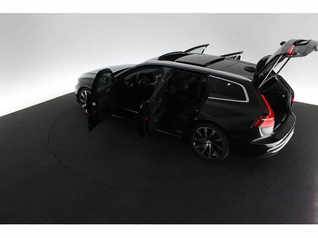 Volvo V60 B4 Ultimate Bright 10/2022-photo-25