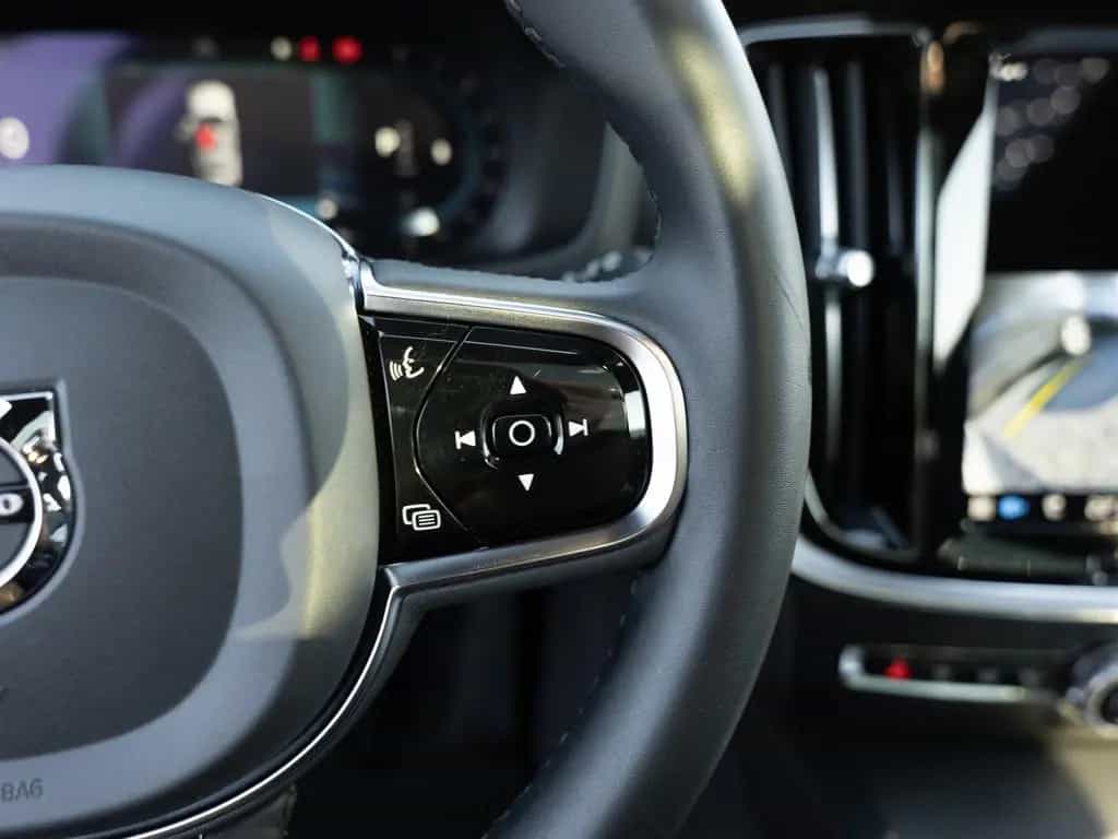 Volvo V60 B4 Ultimate Bright 10/2022-photo-29