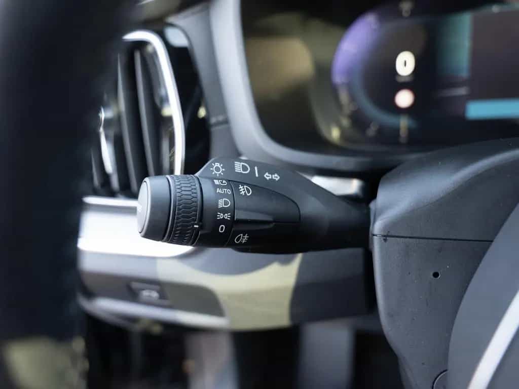 Volvo V60 B4 Ultimate Bright 10/2022-photo-32