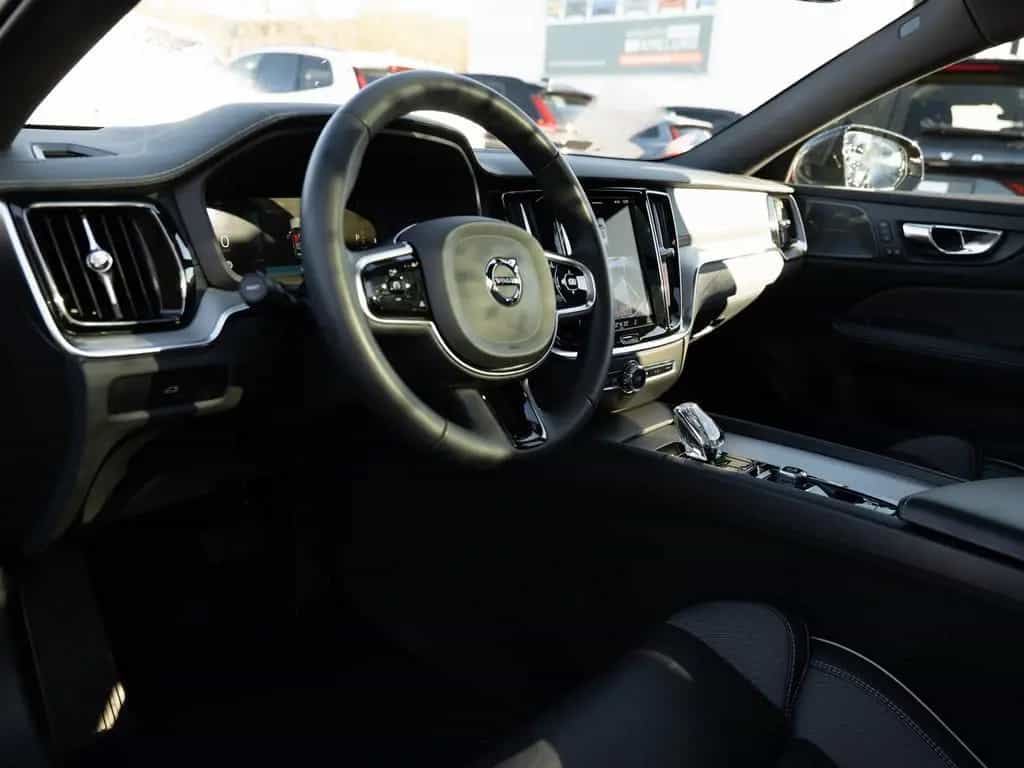 Volvo V60 B4 Ultimate Bright 10/2022-photo-33