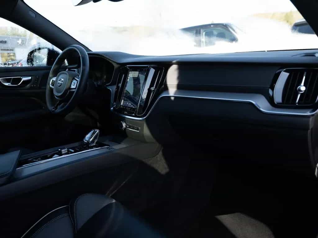 Volvo V60 B4 Ultimate Bright 10/2022-photo-38