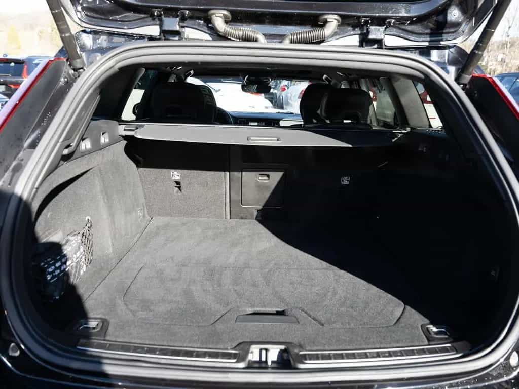 Volvo V60 B4 Ultimate Bright 10/2022-photo-40
